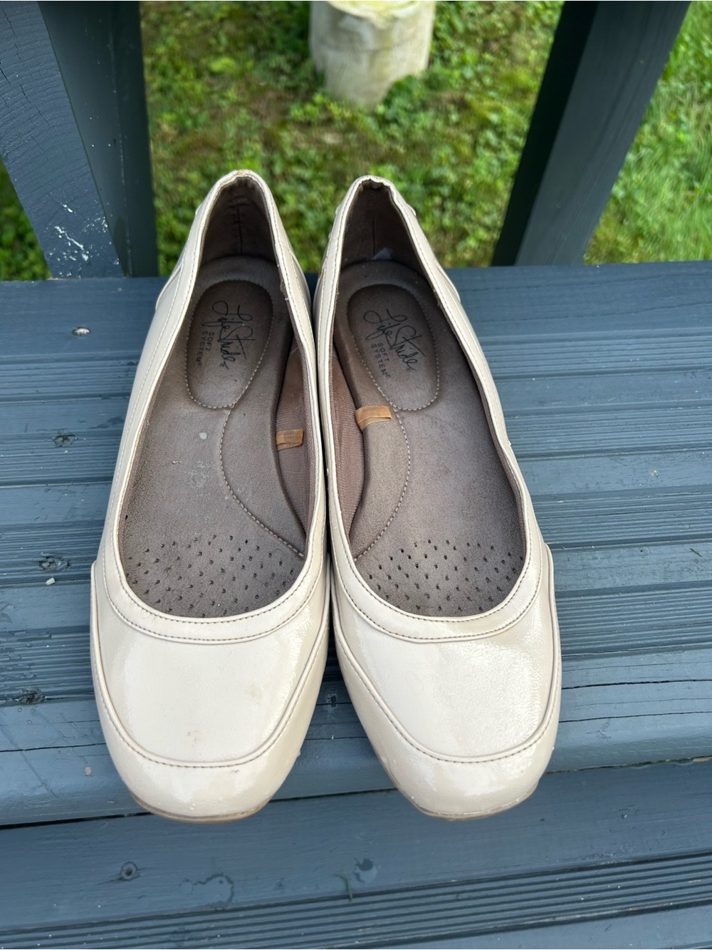 Life Stride Women's Cream Patent Ballet Flats